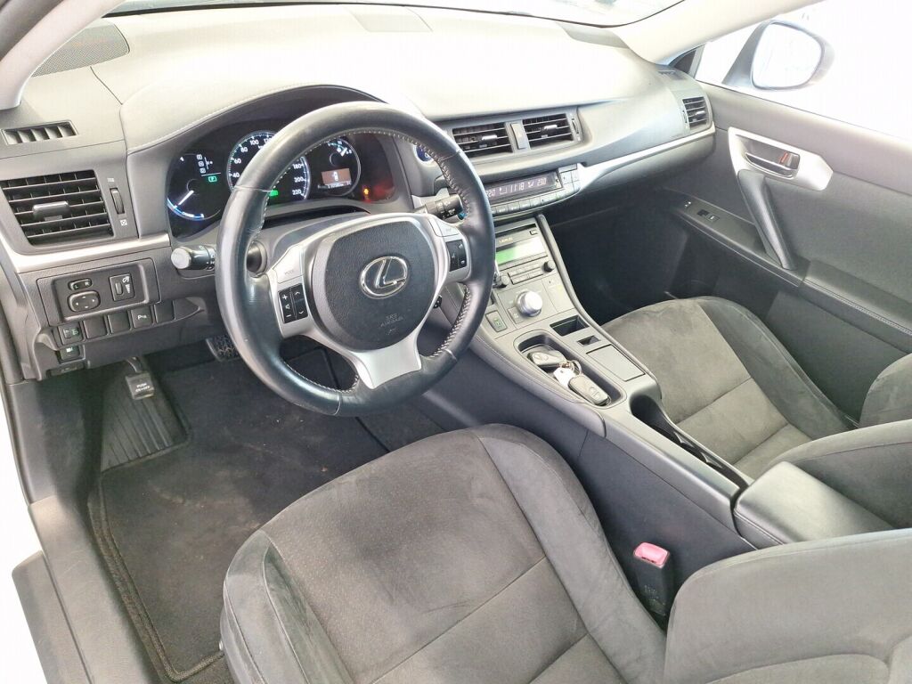Lexus CT 2011 Valkoinen