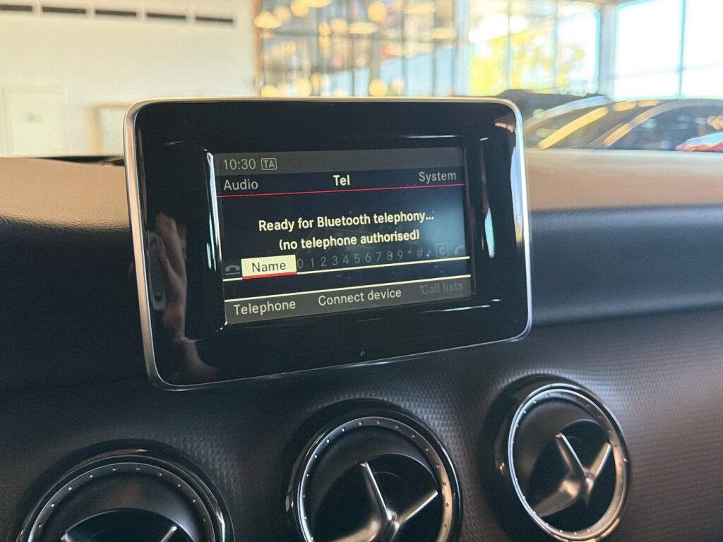 Mercedes-Benz A 2013 Musta