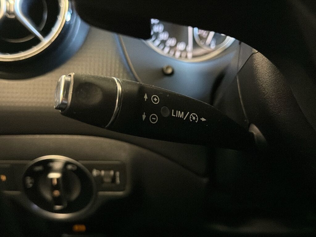 Mercedes-Benz A 2013 Musta