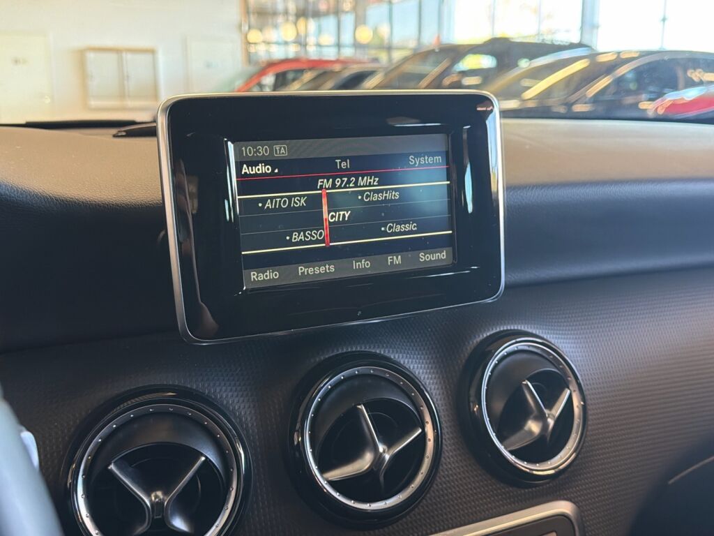 Mercedes-Benz A 2013 Musta
