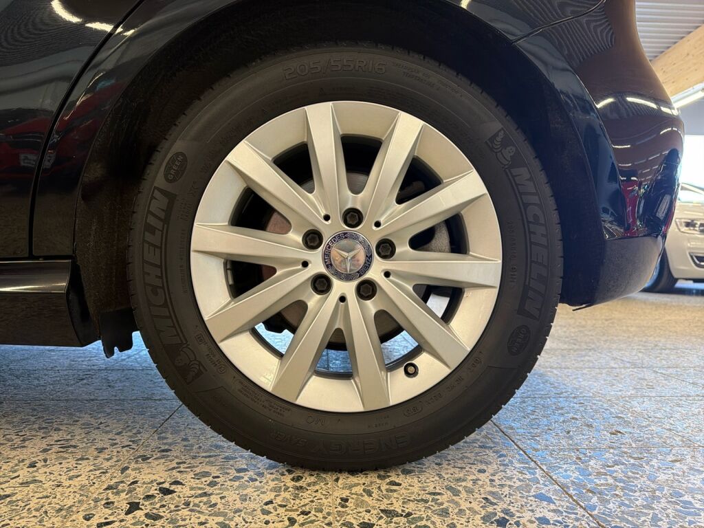 Mercedes-Benz A 2013 Musta