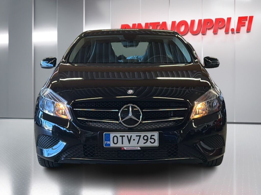 Mercedes-Benz A 2013 Musta