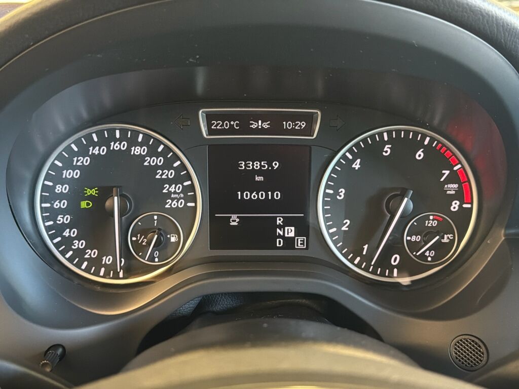 Mercedes-Benz A 2013 Musta