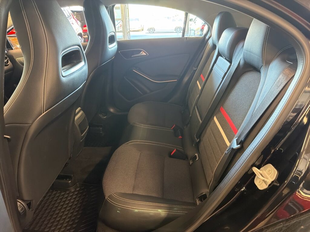 Mercedes-Benz A 2013 Musta