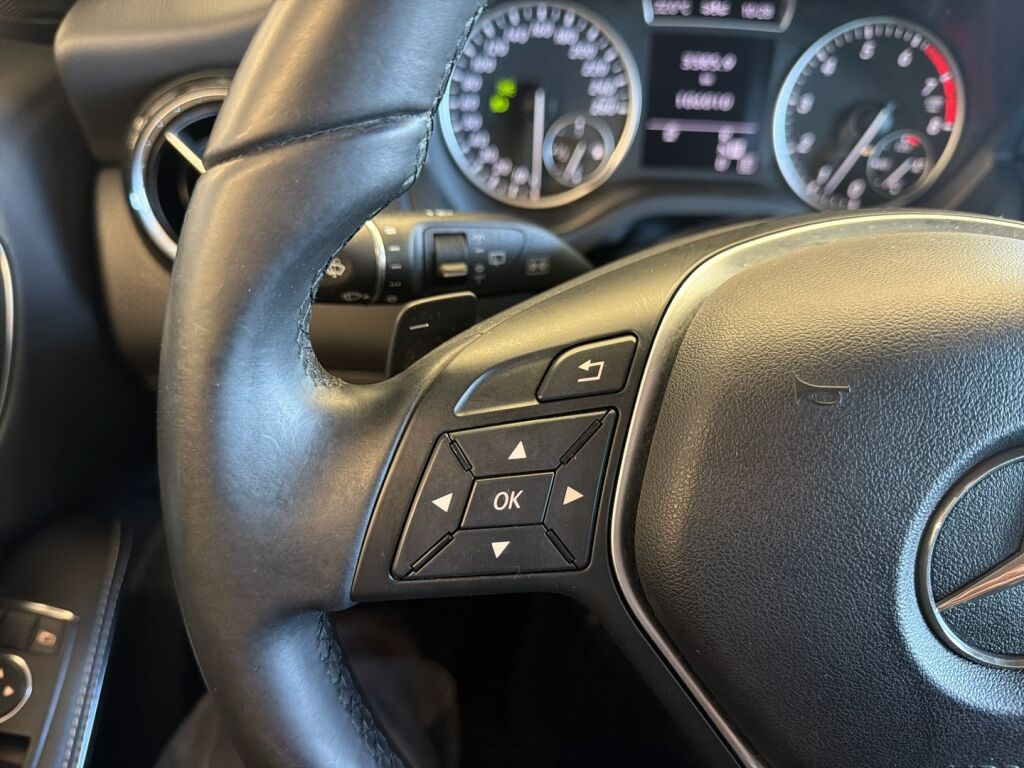 Mercedes-Benz A 2013 Musta