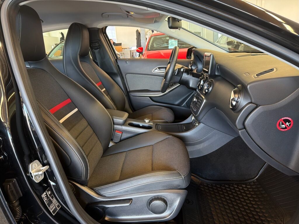 Mercedes-Benz A 2013 Musta