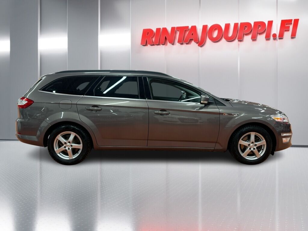 Ford Mondeo 2013 Ruskea (beige)