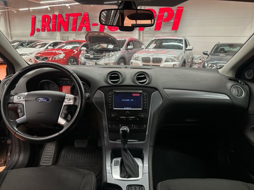 Ford Mondeo 2013 Ruskea (beige)