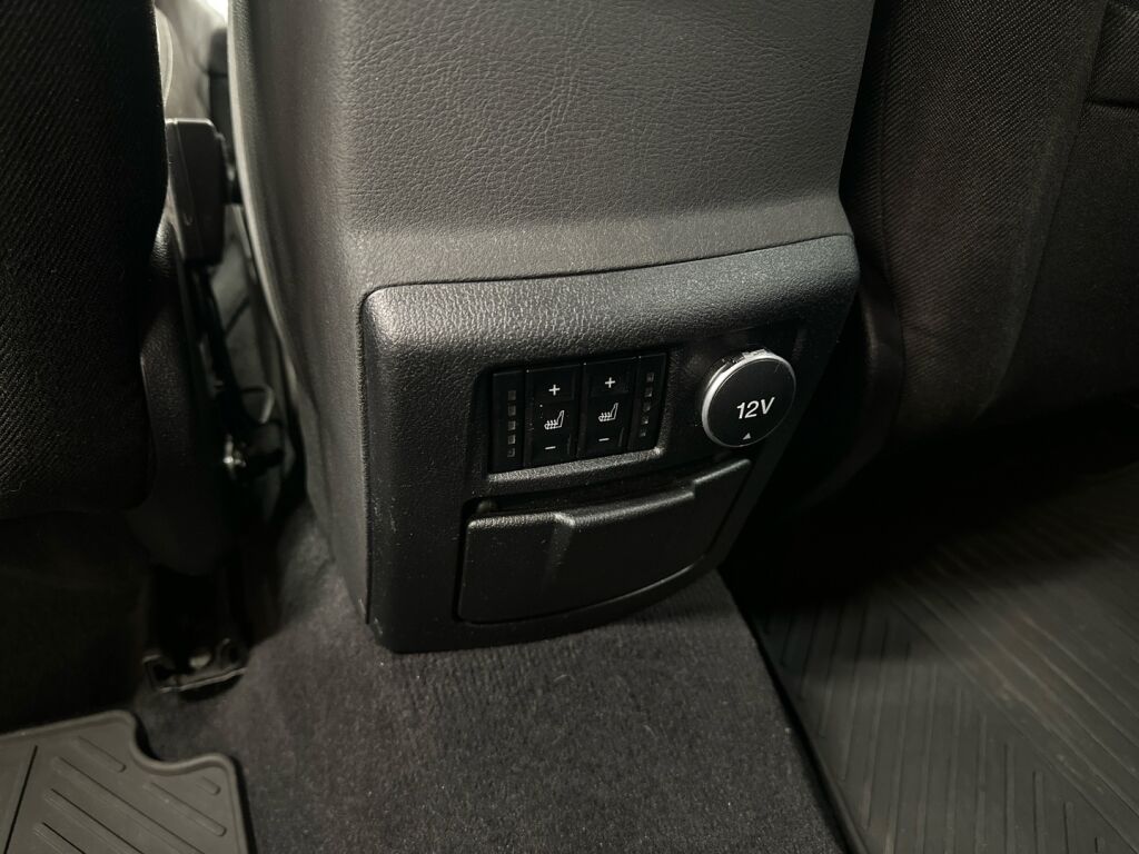 Ford Mondeo 2013 Ruskea (beige)