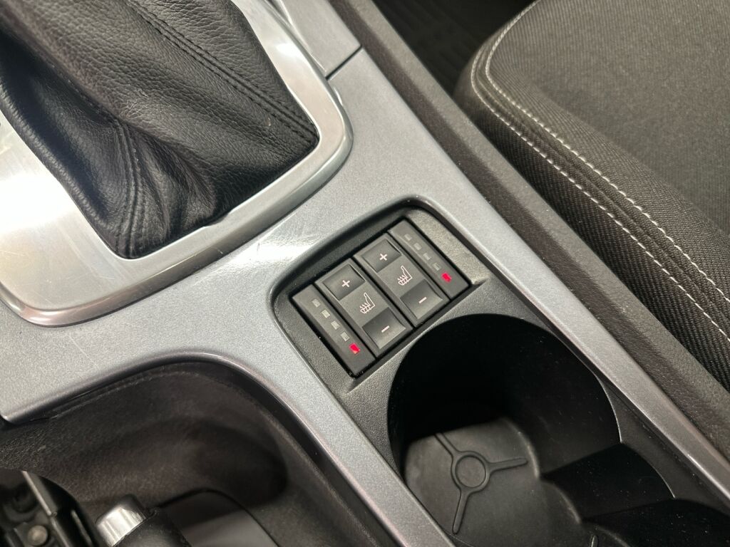 Ford Mondeo 2013 Ruskea (beige)