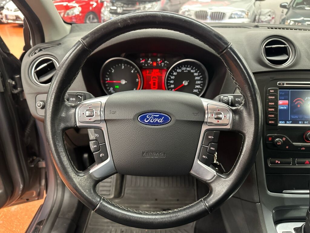 Ford Mondeo 2013 Ruskea (beige)