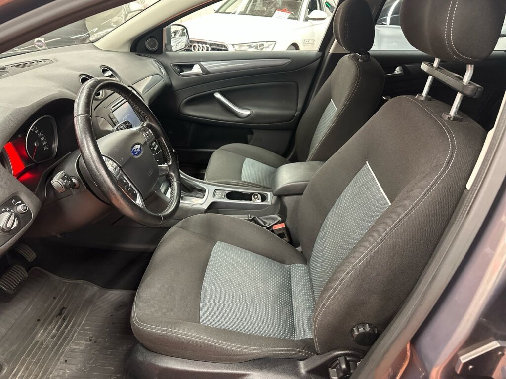 Ford Mondeo 2013 Ruskea (beige)