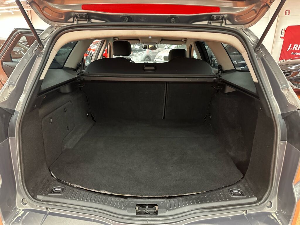 Ford Mondeo 2013 Ruskea (beige)