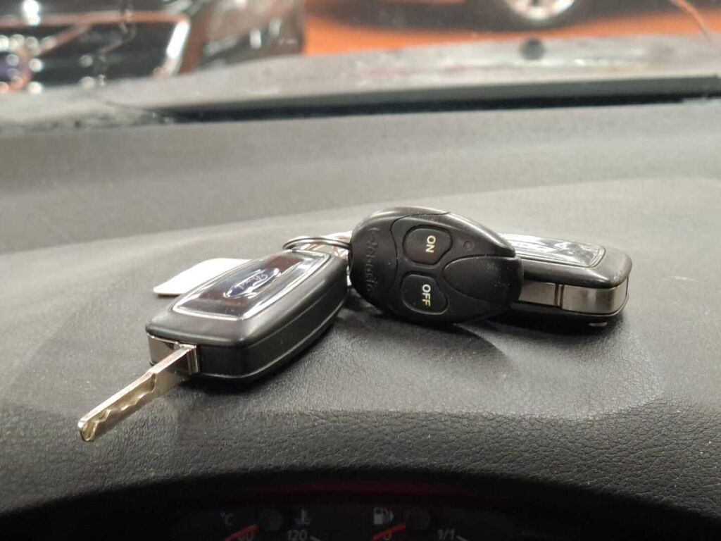 Ford Mondeo 2013 Ruskea (beige)