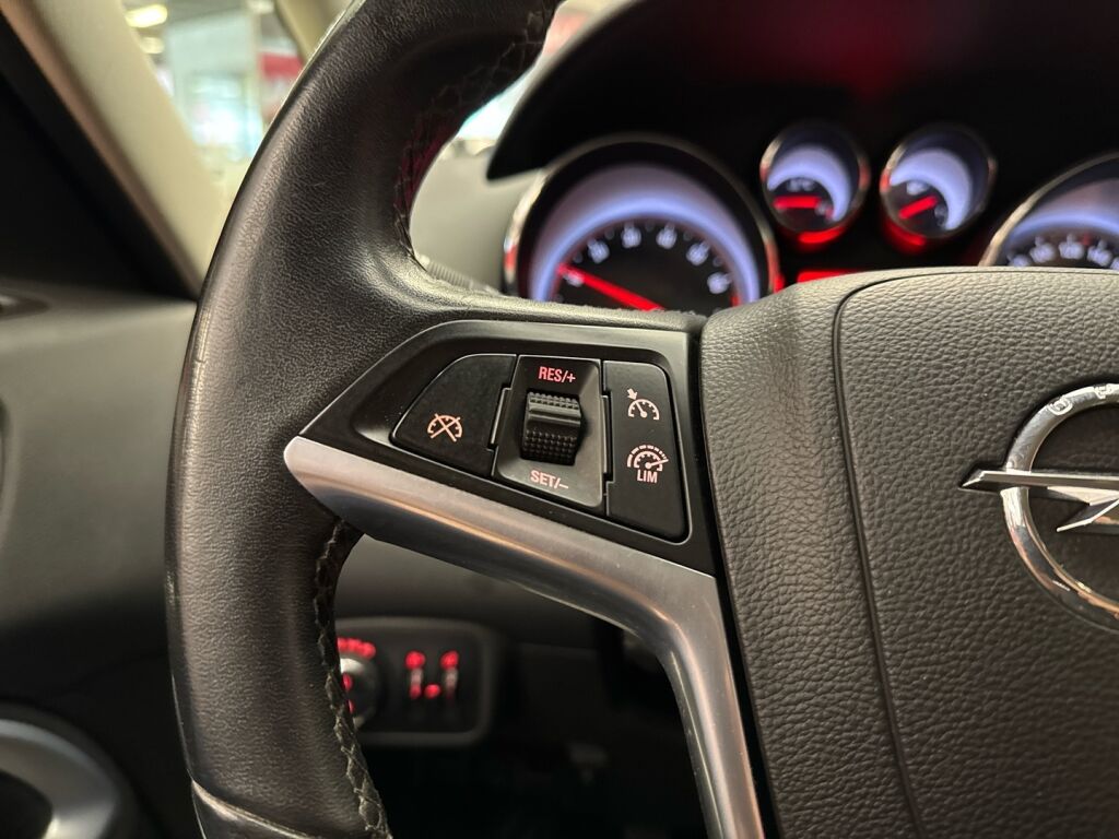 Opel Zafira Tourer 2013 Harmaa