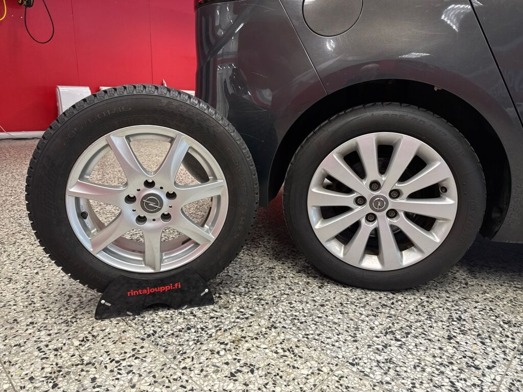 Opel Zafira Tourer 2013 Harmaa