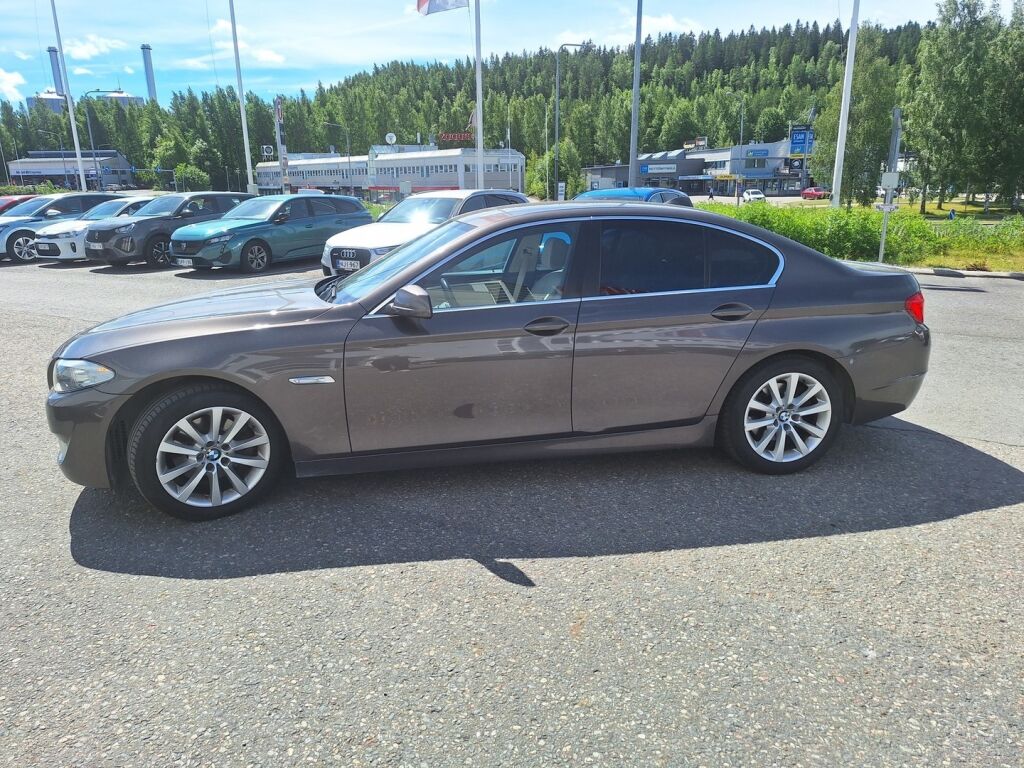 BMW 520 2013 Ruskea (beige)