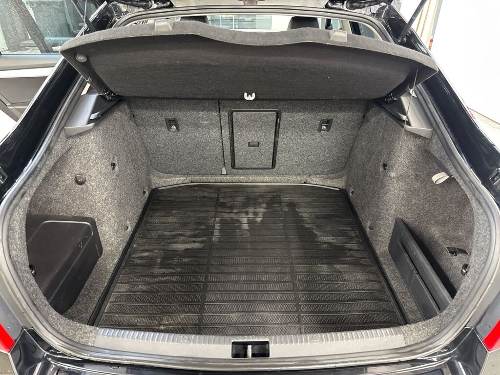 Skoda Octavia 2013 Musta
