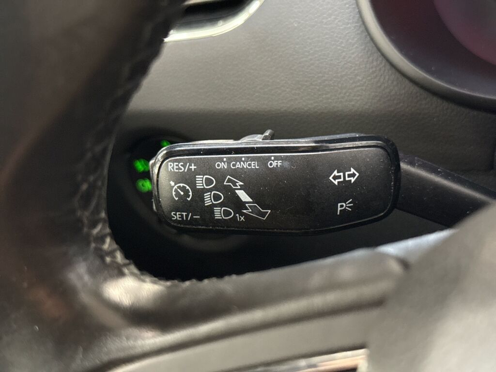 Skoda Octavia 2013 Musta