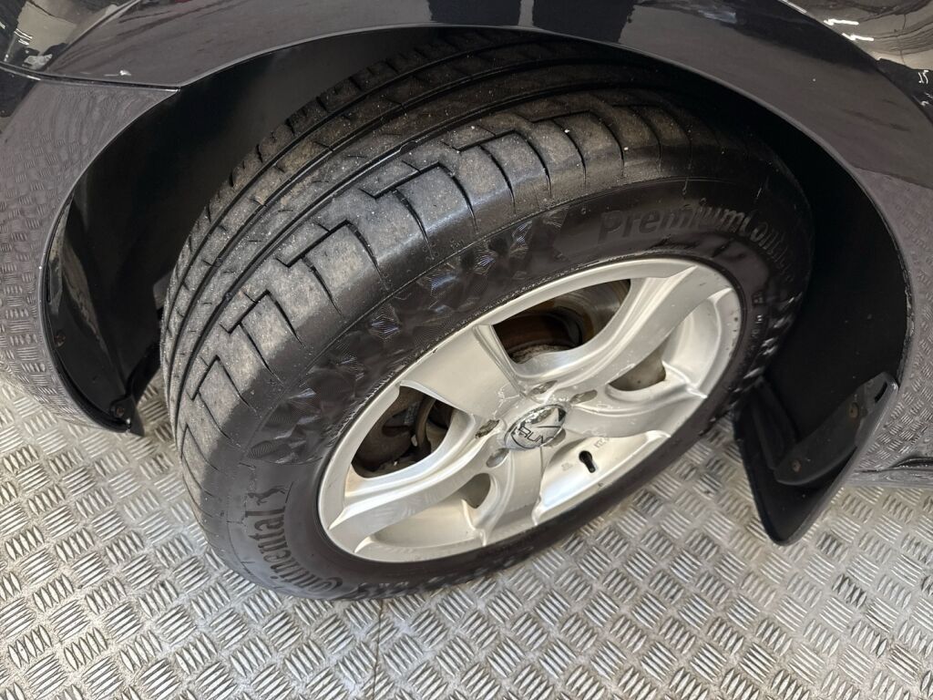 Skoda Octavia 2013 Musta