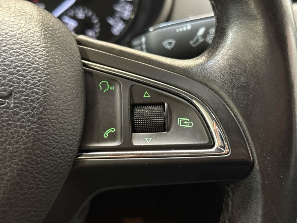 Skoda Octavia 2013 Musta