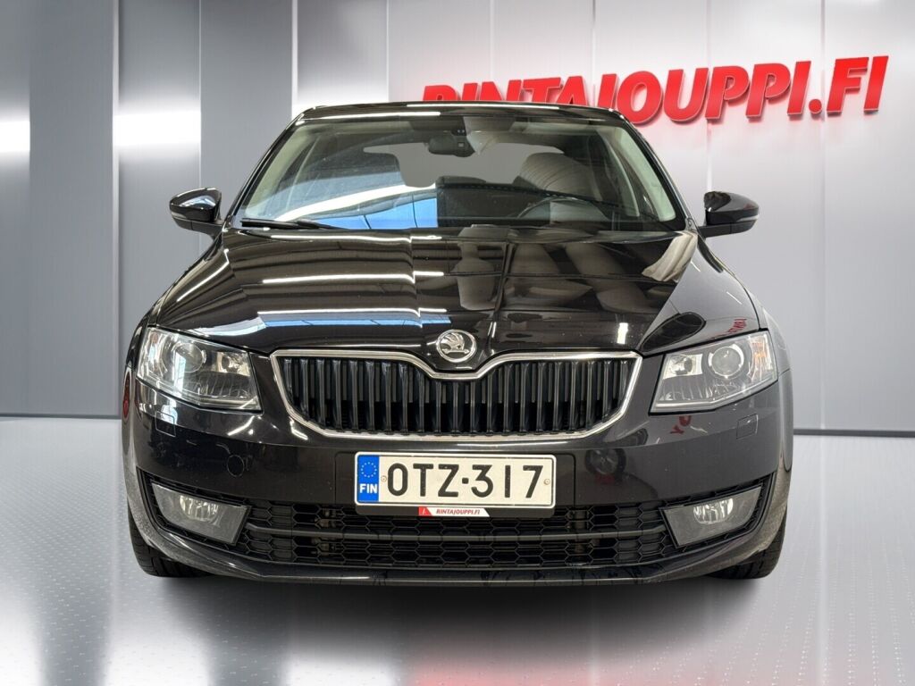 Skoda Octavia 2013 Musta