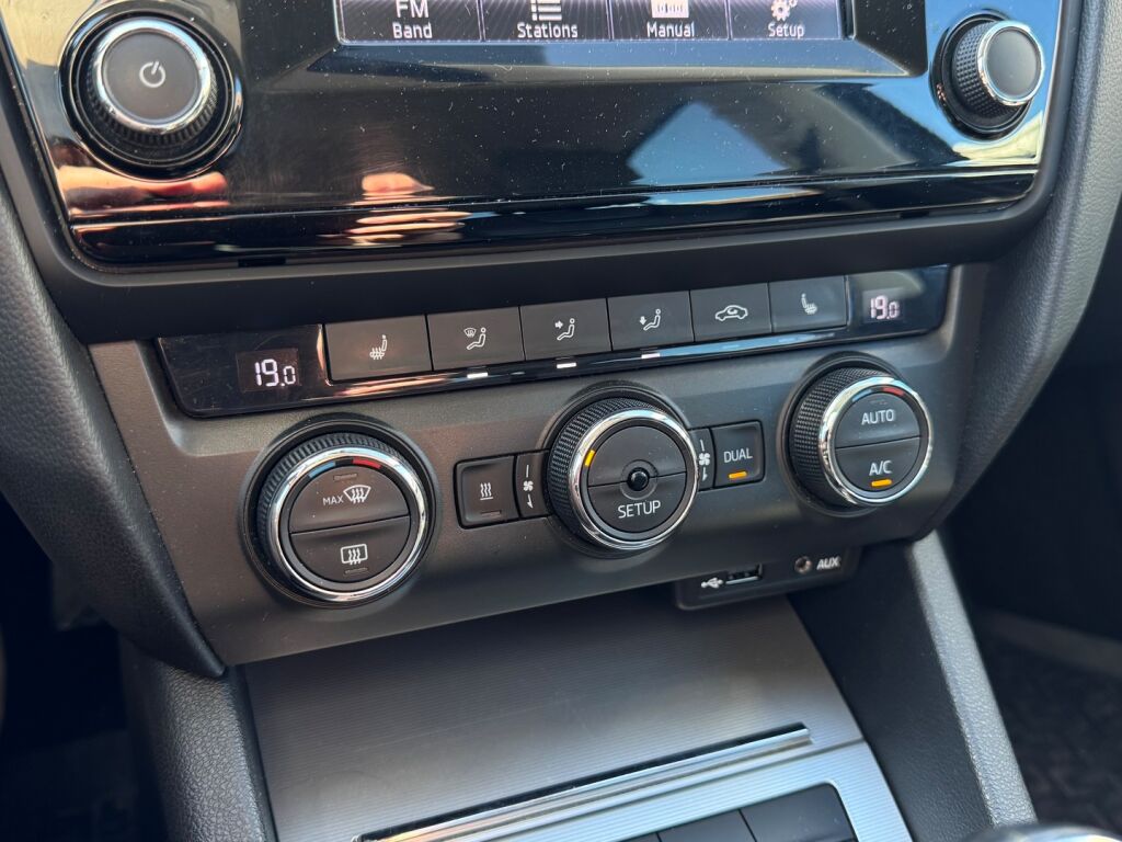 Skoda Octavia 2013 Musta