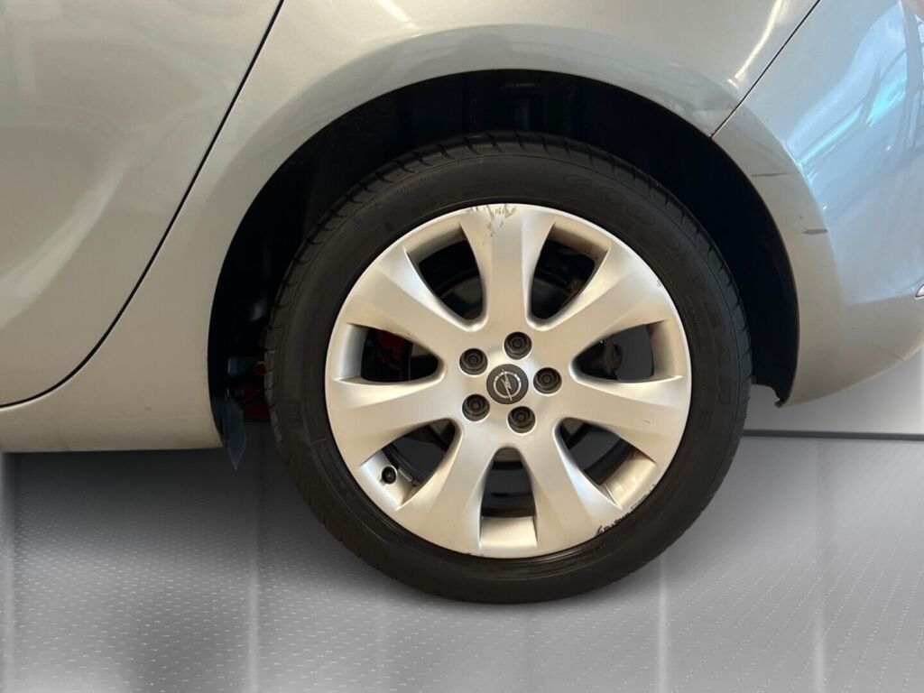 Opel Astra 2013 Harmaa
