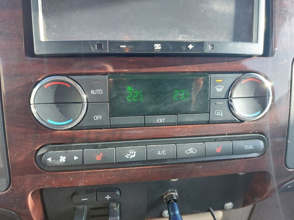 Ford F350 2010 Ruskea (beige)