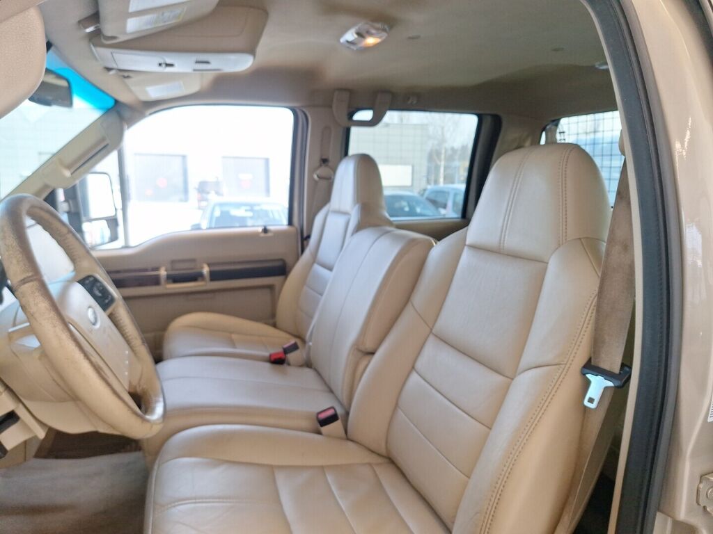 Ford F350 2010 Ruskea (beige)