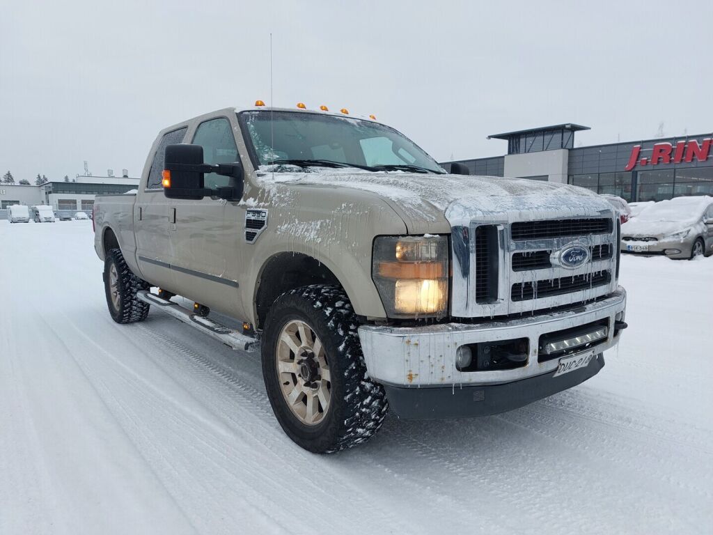 Ford F350 2010 Ruskea (beige)
