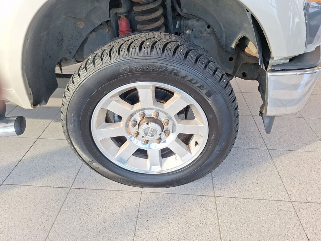 Ford F350 2010 Ruskea (beige)