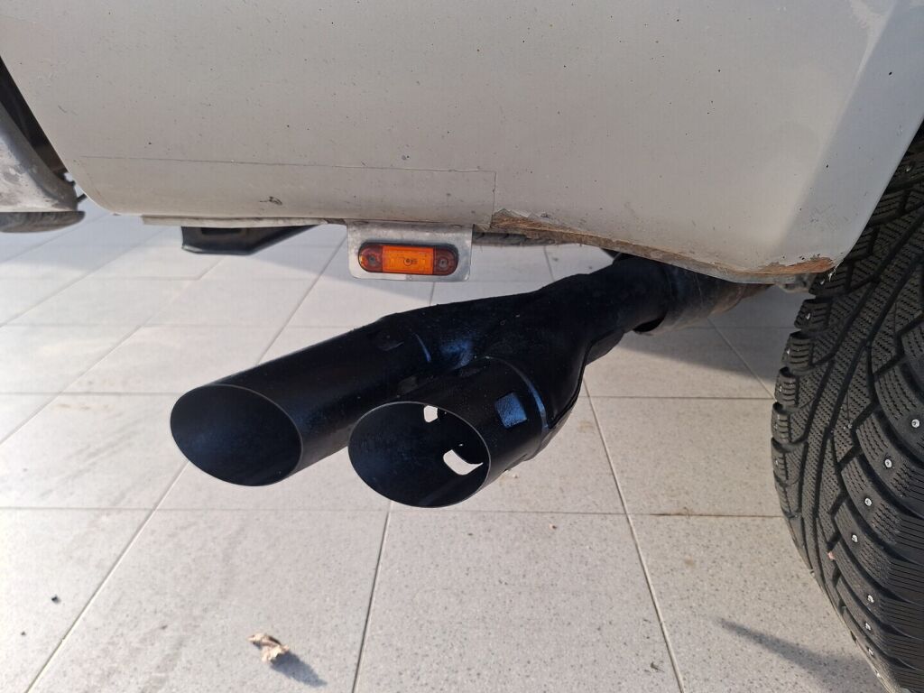 Ford F350 2010 Ruskea (beige)