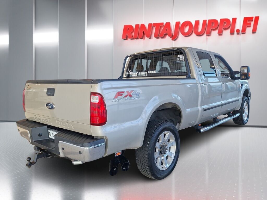 Ford F350 2010 Ruskea (beige)