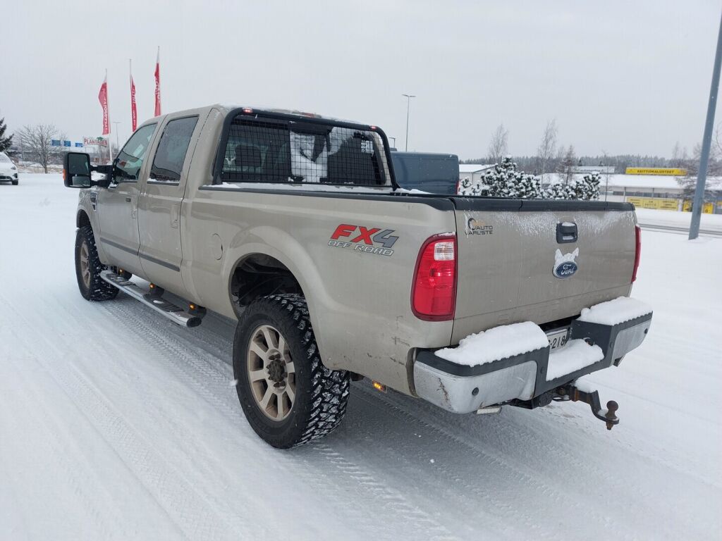 Ford F350 2010 Ruskea (beige)