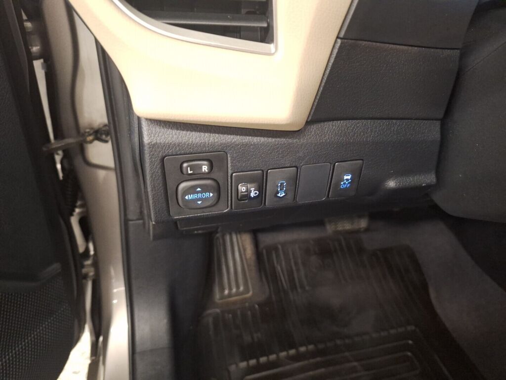 Toyota Corolla 2014 Ruskea (beige)