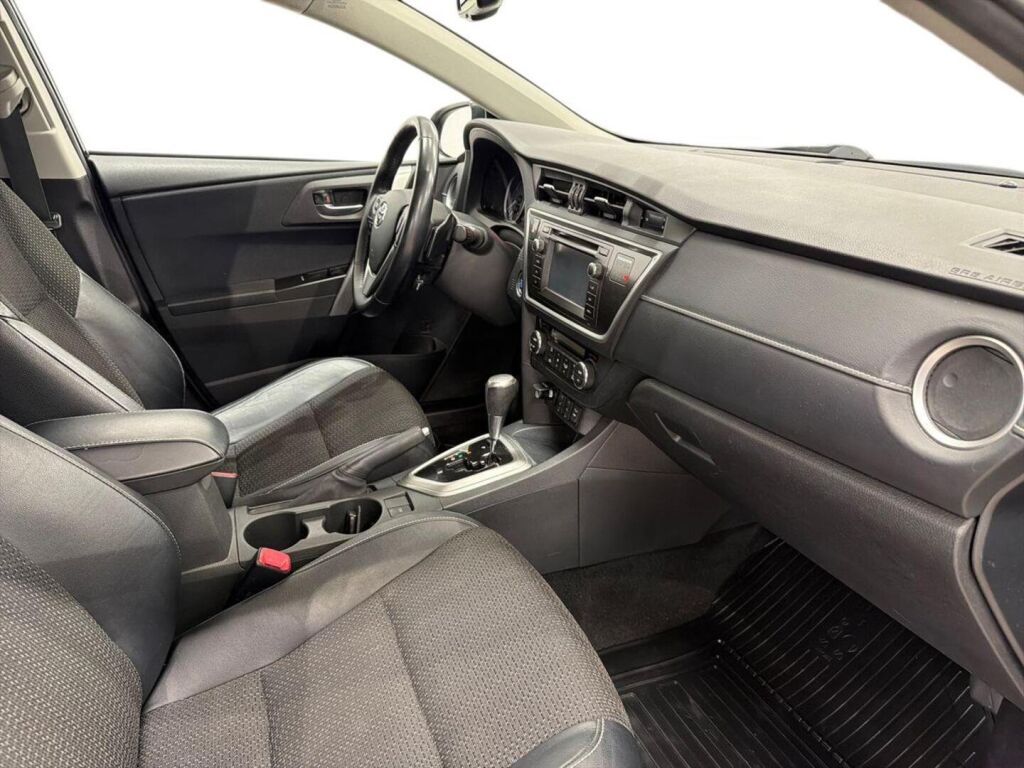 Toyota Auris 2014 Musta