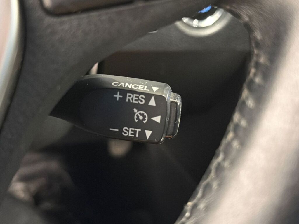 Toyota Auris 2014 Musta