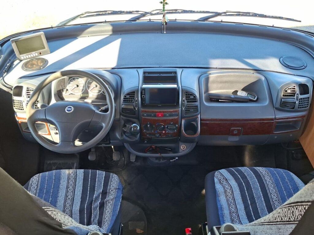 Hymer Mobil B574 2003 Valkoinen