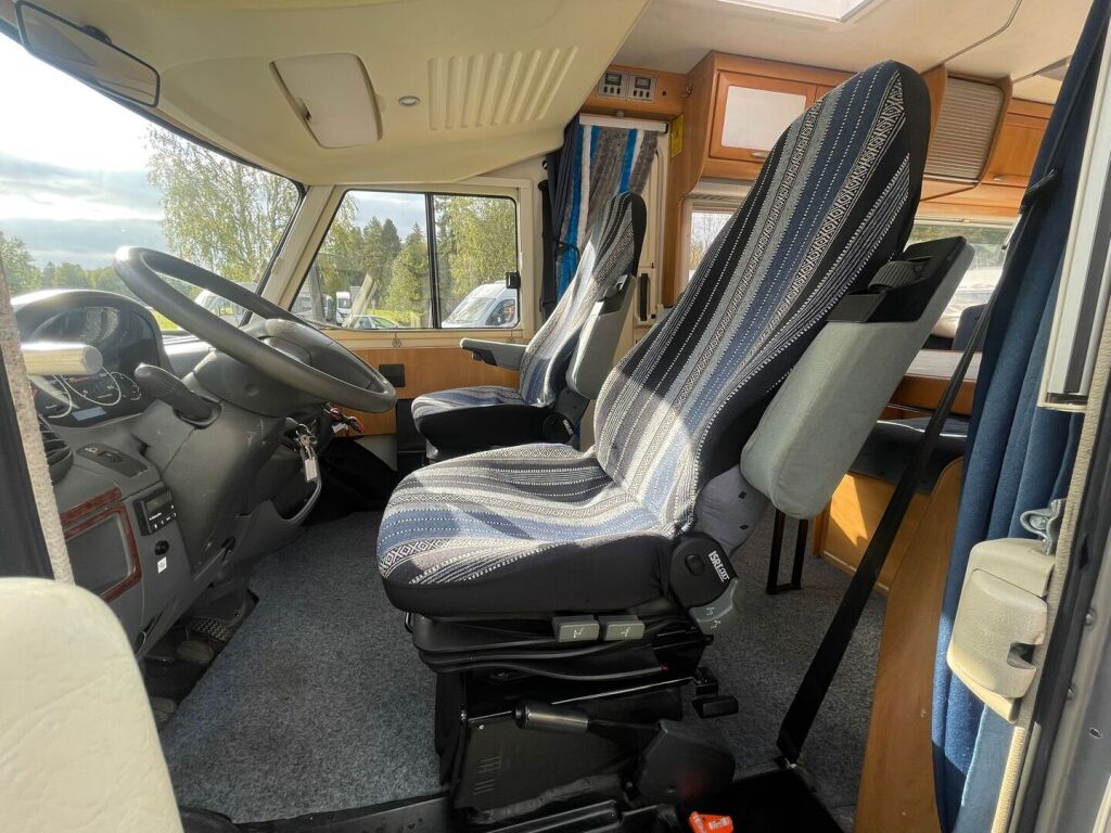 Hymer Mobil B574 2003 Valkoinen