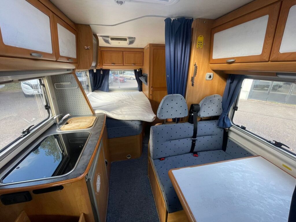 Hymer Mobil B574 2003 Valkoinen