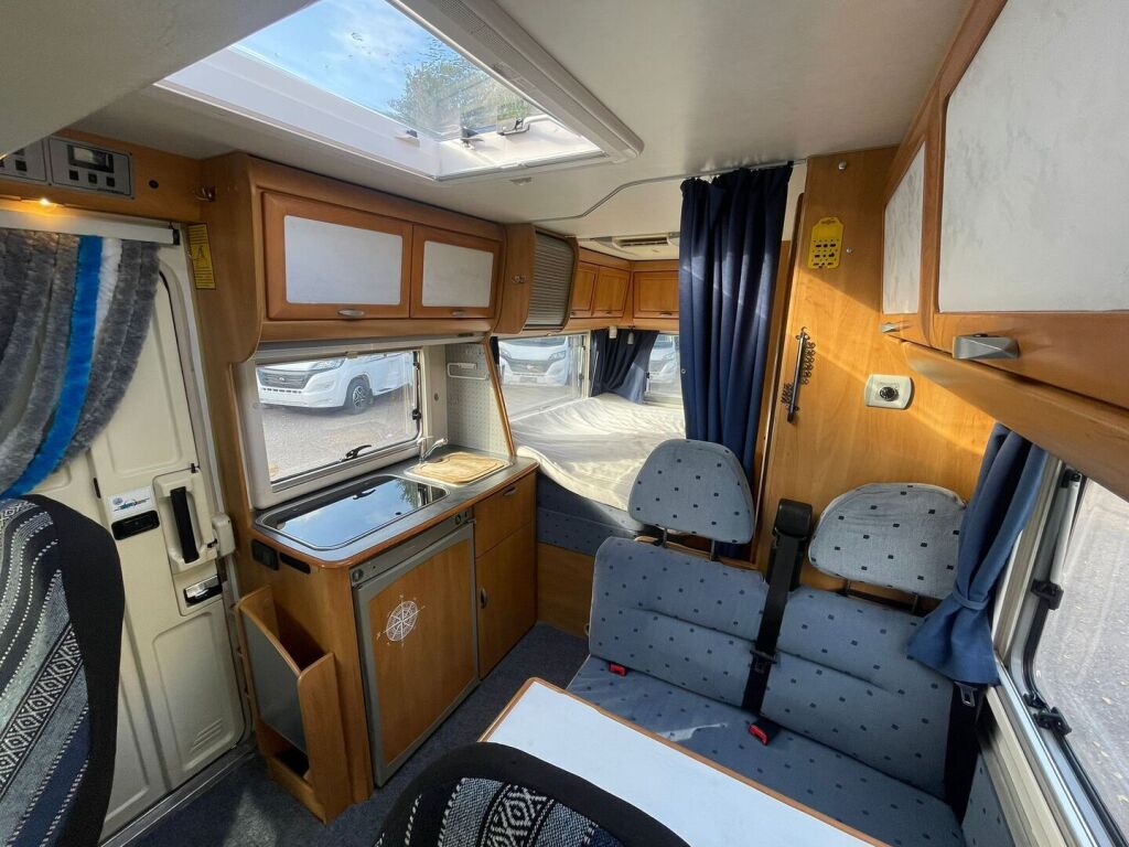 Hymer Mobil B574 2003 Valkoinen