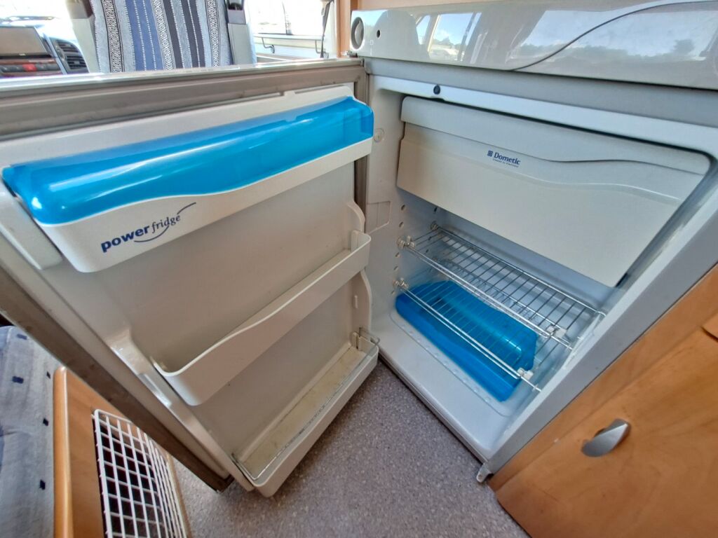 Hymer Mobil B574 2003 Valkoinen
