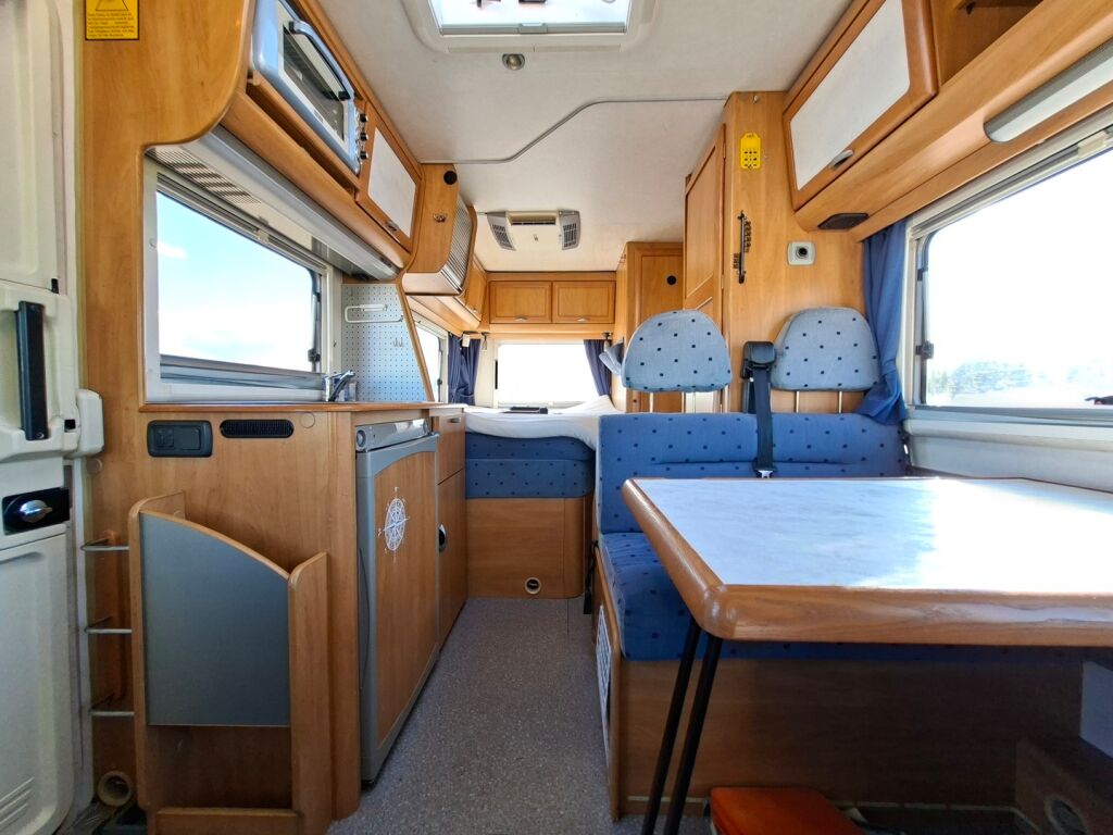 Hymer Mobil B574 2003 Valkoinen