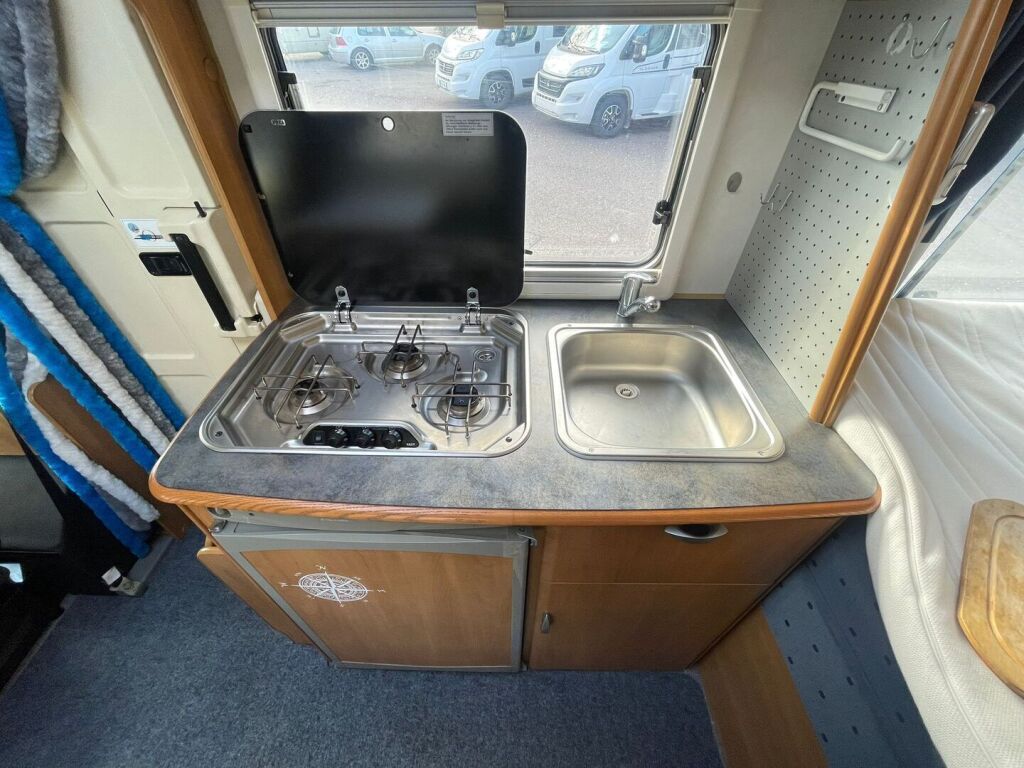 Hymer Mobil B574 2003 Valkoinen