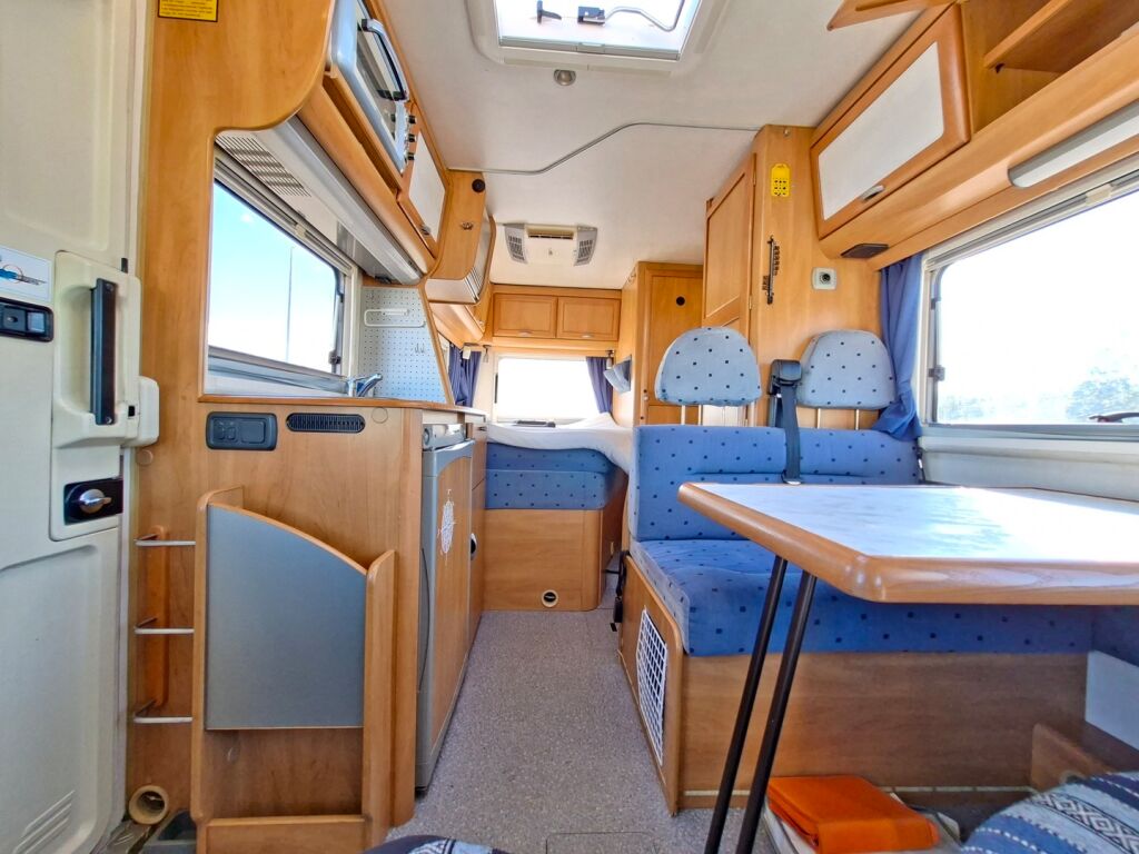 Hymer Mobil B574 2003 Valkoinen