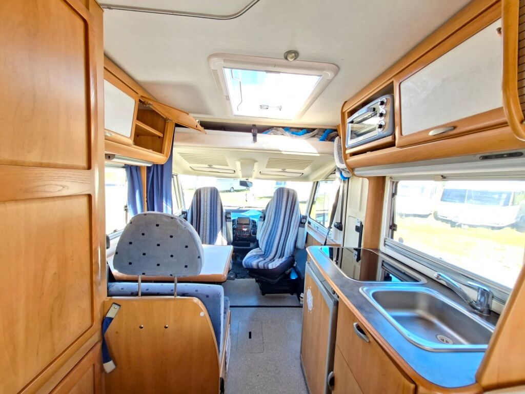 Hymer Mobil B574 2003 Valkoinen