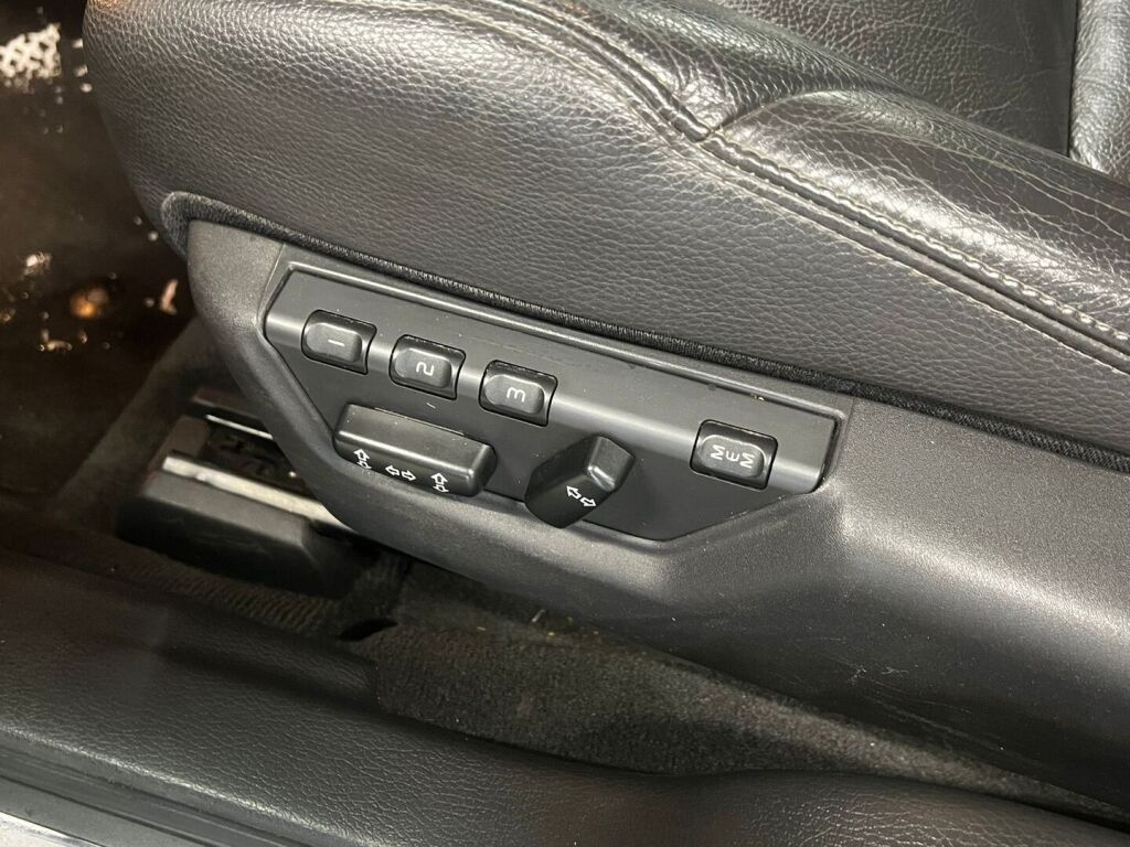 Volvo V70 2006 Harmaa