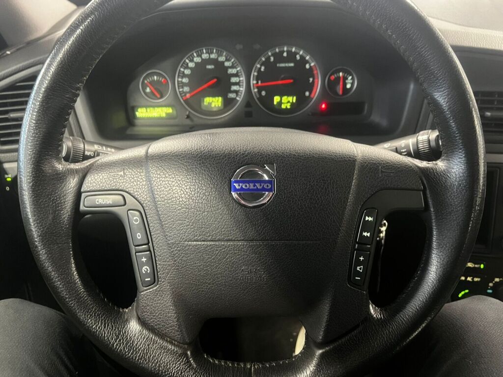 Volvo V70 2006 Harmaa