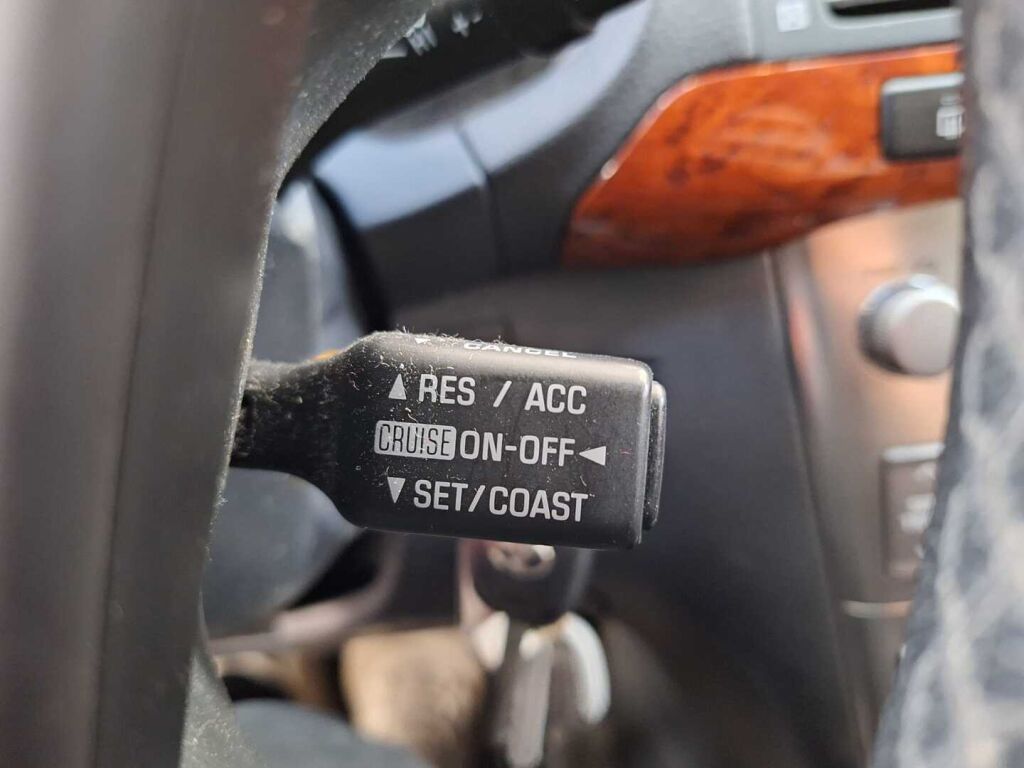 Toyota Avensis 2006 Hopea